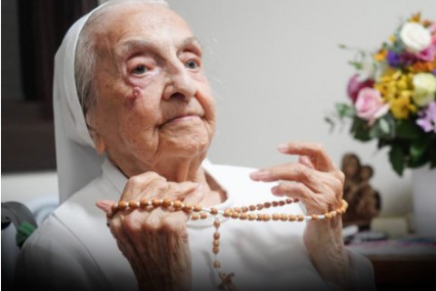 Aos 116 anos, freira é a pessoa mais velha do mundo: